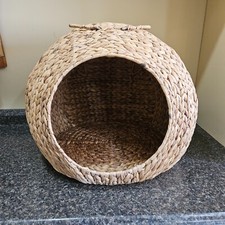 Wicker Rattan Pet Bed Chair for Small Cat or Dog Basket Furniture