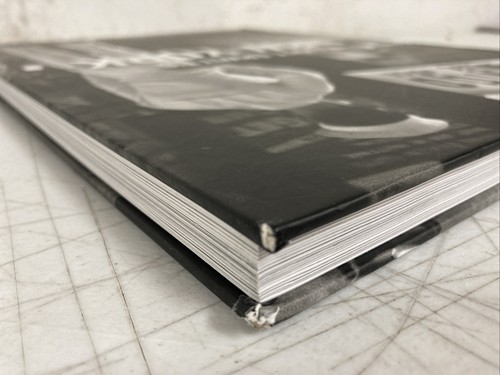Elliott Erwitt's New York by Elliott Erwitt - Hardcover - Preowned - Picture 7 of 12