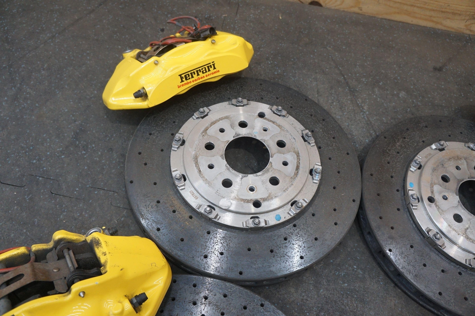 Set Front Rear Ceramic Brake Caliper & Rotor Yellow OEM Ferrari California 08-14