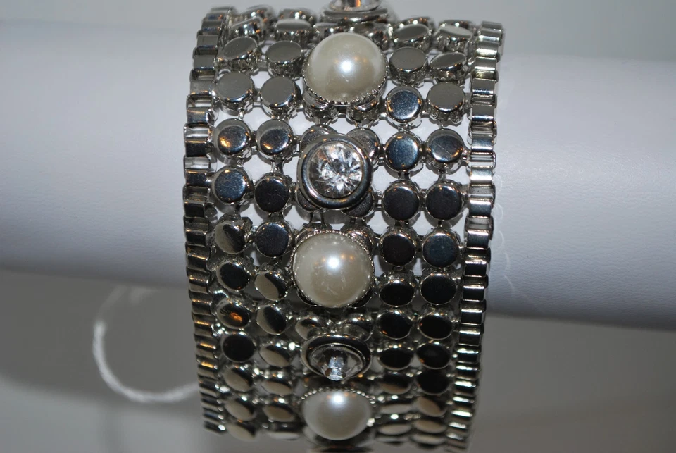 NUEVA PULSERA MAGNÉTICA BOUTIQUE IMITACIÓN PERLA ESTRÁS PLATA TACHONADA MUY ELEGANTE Foto 3 de 4