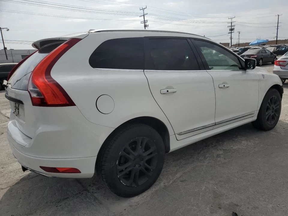 DRIVER SIDE APRON WITH RAIL CUT 2009-2017 VOLVO XC60 Foto 4 de 4