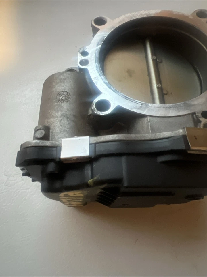 Challenger 2018 carrocería del acelerador Foto 3 de 4