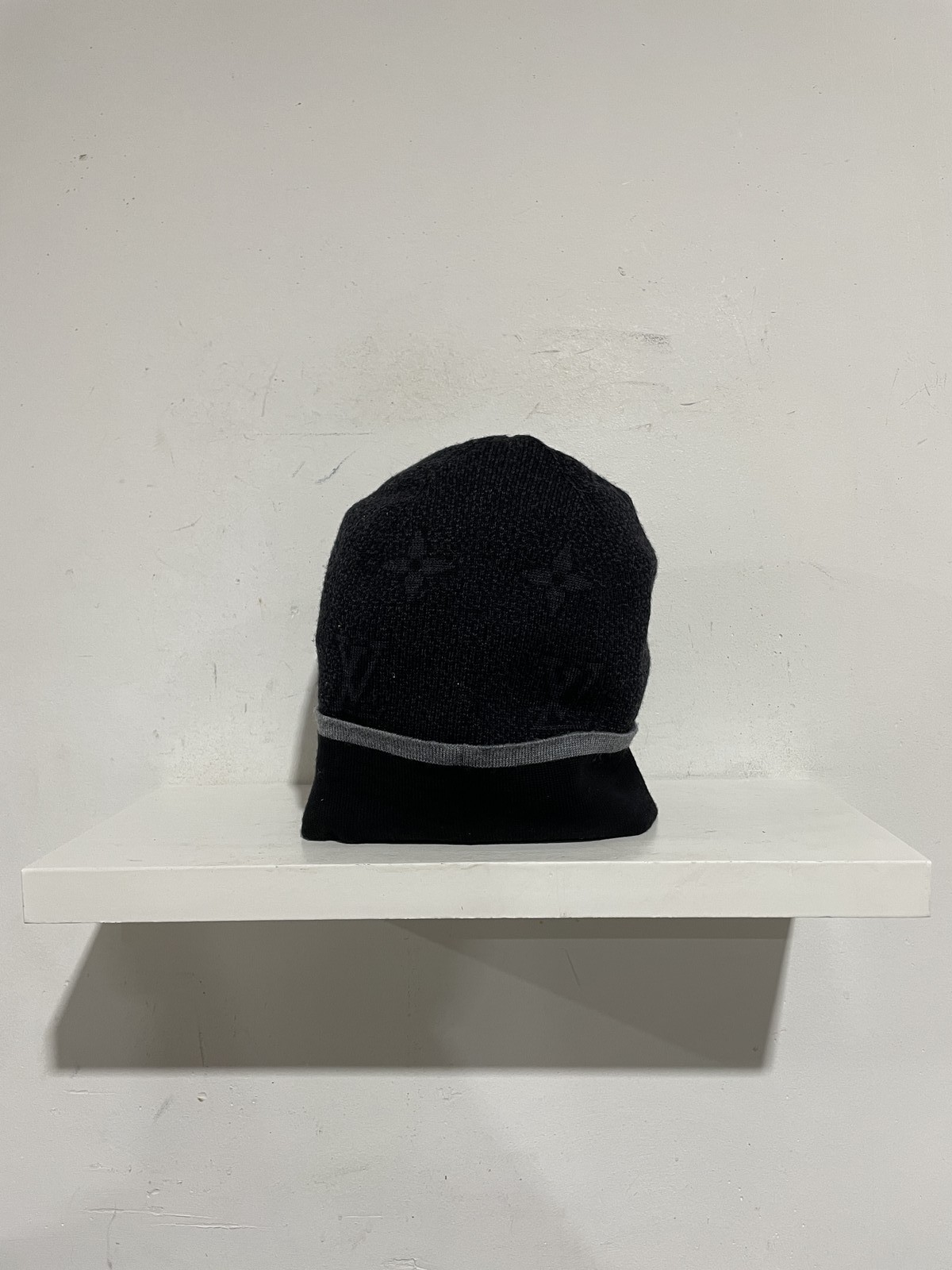 LOUIS VUITTON WOOL BLACK MONOGRAM ECLIPSE BEANIE … - image 2