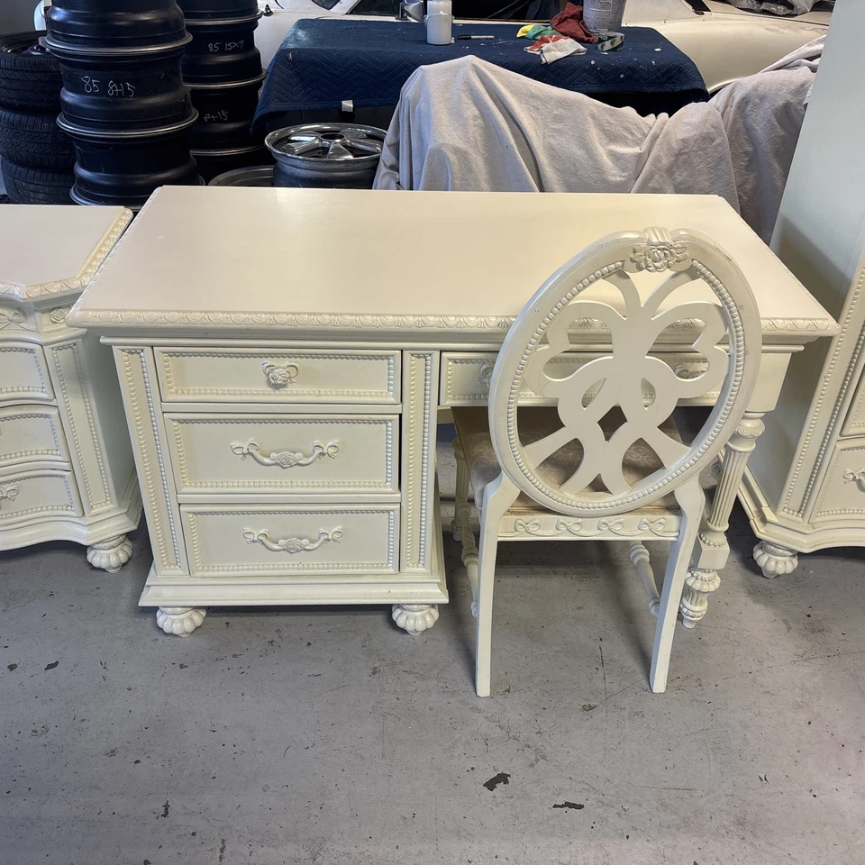 Limited Edition DISNEY Princess White Bedroom Furniture  - Image 3 of 4