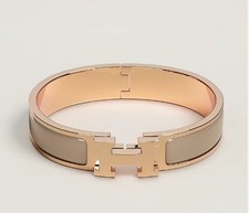 Nagelneues, echtes Clic H Armband - Akt Emaille, GM (17,5 cm)