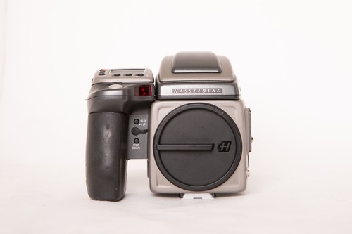 Hasselblad H1 With Hasselblad HV90X Viewfinder - Picture 1 of 9