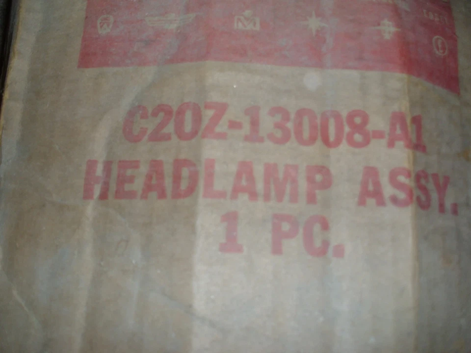 Nuevo de Lote Antiguo Ford Fairlane 1962 montaje de faros diestro Foto 3 de 3