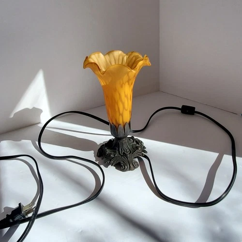 VTG. Meyda 8” Golden Amber Tiffany-Style Pond Lily Accent Lamp