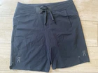 Black RUN ON CLOUDS Hybrid SHORTS (M)