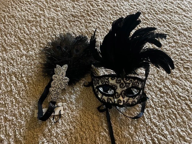 Vintage Handcrafted Feathered Masquerade Mask Elegant Costume Party w/ Headband - Image 2 of 3