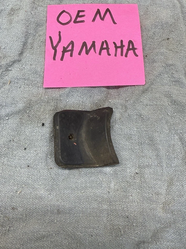 Amortiguador de montaje de marco de goma tanque de gasolina Yamaha YZ 125 250 490 23X-24184-00 1985-1990 Foto 2 de 3