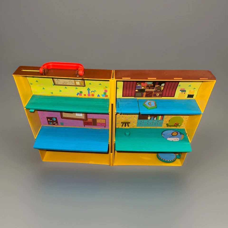 RARE Hey Duggee Clubhouse Playset + 10 Characters & Accessories 2014 VHTF - Image 4 of 4