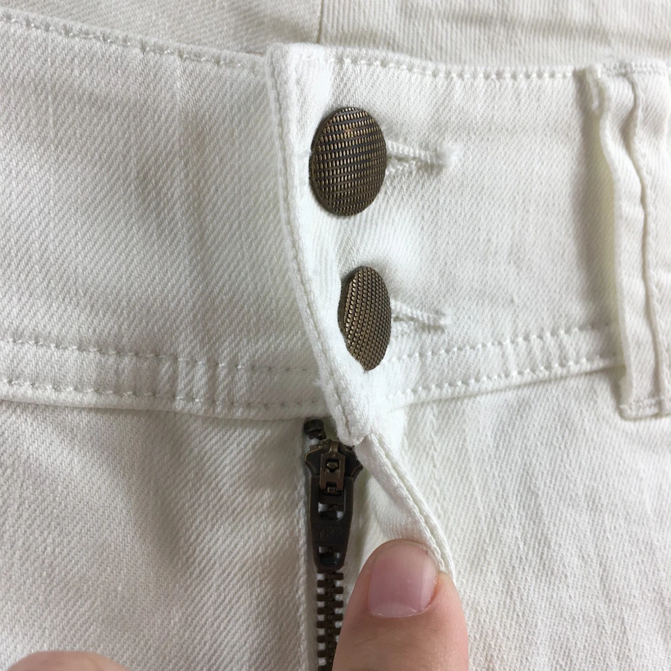 CAbi Bermuda Shorts Womens 6 White Denim Cotton Blend Casual Mid Rise Zip Fly - Image 4 of 4