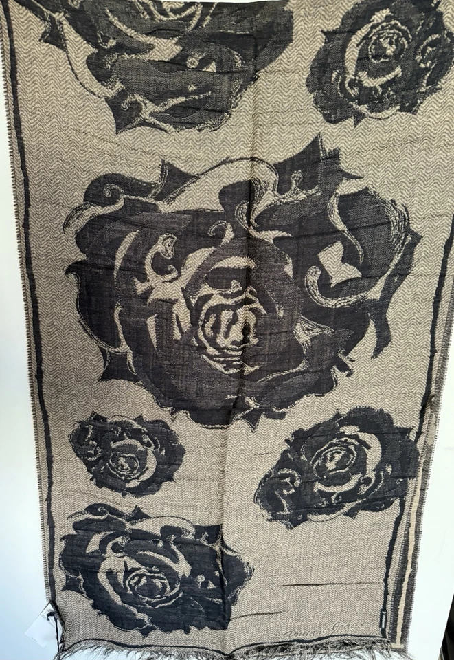 Cachecol Armani Jeans lã preto retangular - Imagem 3 de 4