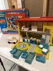Vintage 1976 Little People Children's Hospital #931 Complete