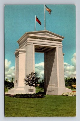 Blaine WA-Washington, Peace Arch, Boundary of Canada & US Vintage Postcard