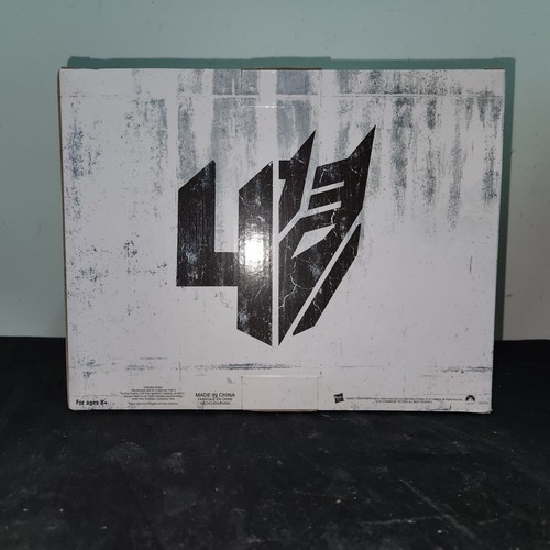Transformers: Age of Extinction Limited Edition Gift Set with Grimlock statue! - Picture 2 of 2
