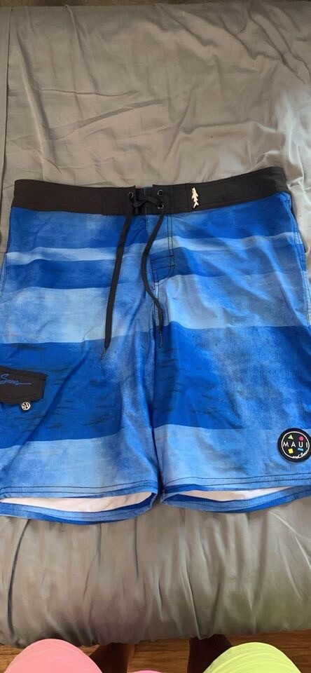MAUI AND SONS Board Shorts Mens 34