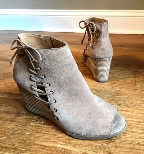 Lucky Brand Womens Taupe Suede Lace Up 