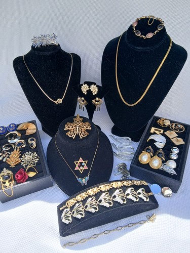 37pc Vintage Signed Costume Jewelry Coventry Coro Trifari Napier Avon Gold Fill