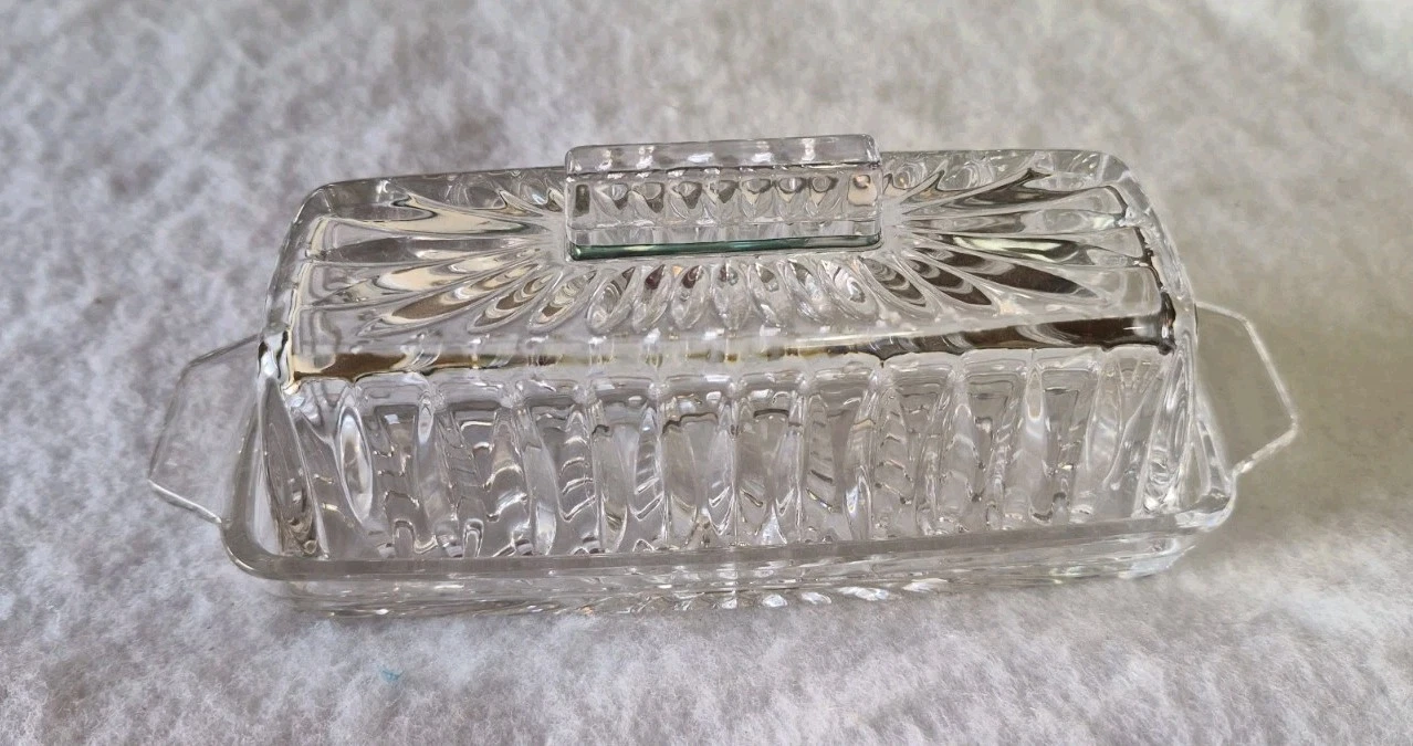 ​Gorham Althea Full Lead Crystal Covered Butter Dish - Vintage - West Germany
Opens in a new window