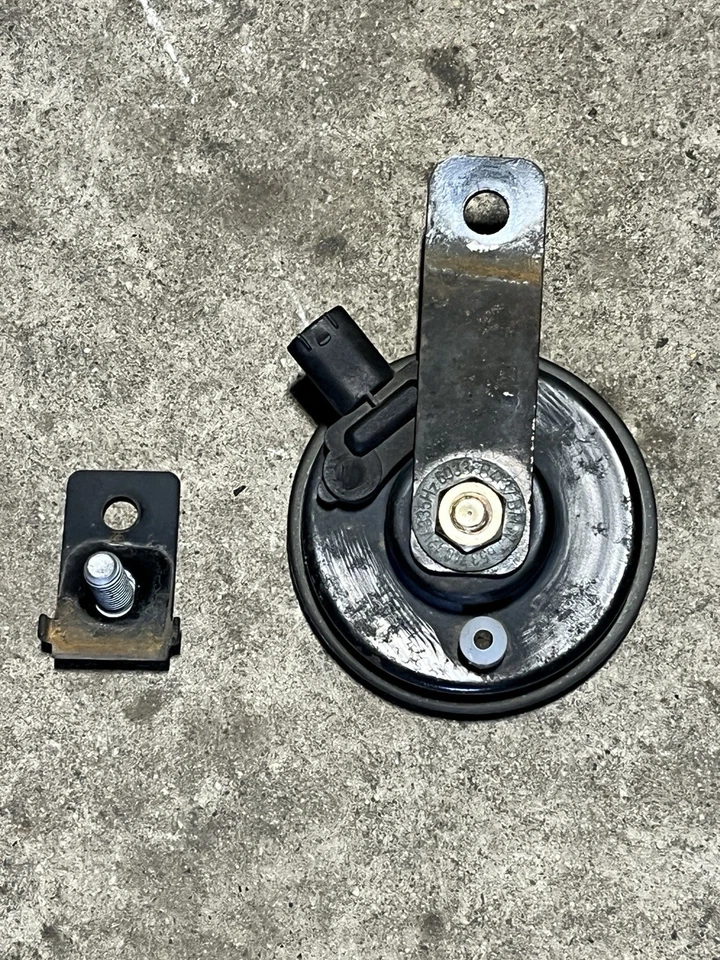 2003 01-05 BMW F650CS Scarver OEM Horn. Works!! Tested. Foto 2 de 2