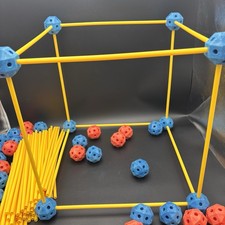 Discovery Kids Construction Fort 135 Pieces Pre Owned 2 Sets 