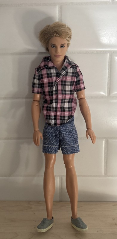 2009 Ken Fashionistas Doll Plaid Shirt Shorts Blonde Hair 100 Poses Barbie