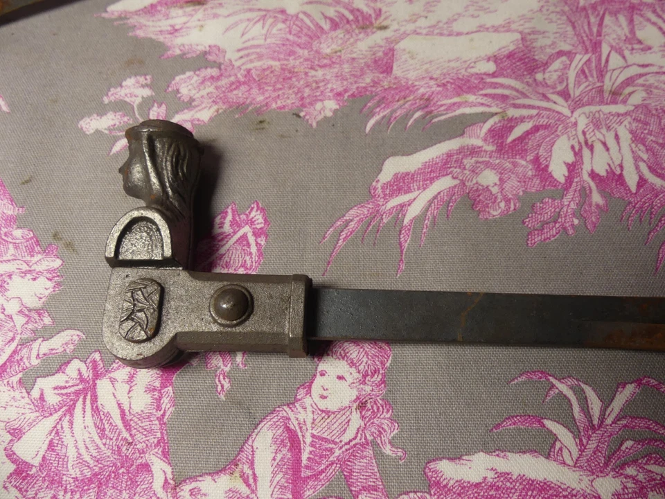 4 ANCIENS LOQUETS BLOQUE BLOC VOLET GÂCHE FERRONNERIE FONTE ARRET DE FENÊTRE - Photo 4/4