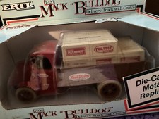 Ertl Mack 1926 Bulldog True Value Delivery Truck Crates 1:38 Scale Die Cast NIB