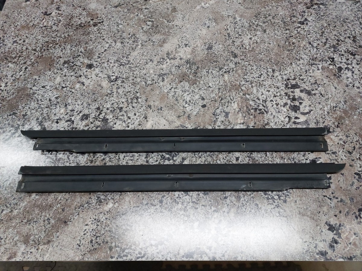 87-96 Dodge Dakota outer door window sweep 4260134 trim 1994 1996