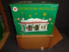 TEXACO 2001 CITY STYLE SERVICE STATION REPLICA HOUSTON TEXAS GAS PUMP DISPLAY