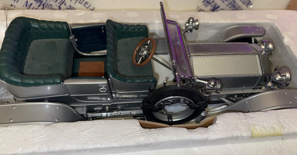 Franklin Mint 1907 Rolls Royce Silver Ghost 1/24 Scale Diecast Model in Box - Image 2 of 4