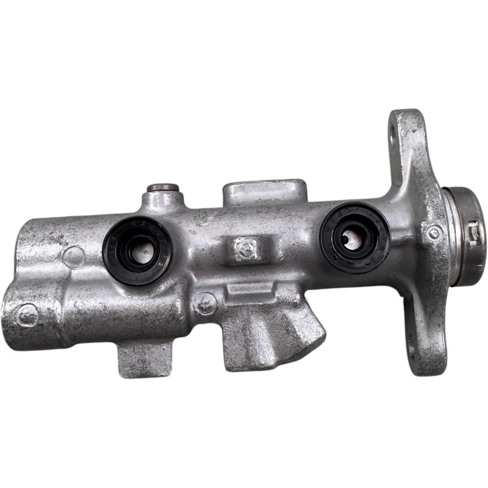 Brake Master Cylinder OEM 11-2922 fits 2000, 2001, 2002 Nissan Xterra - Изображение 2 из 4