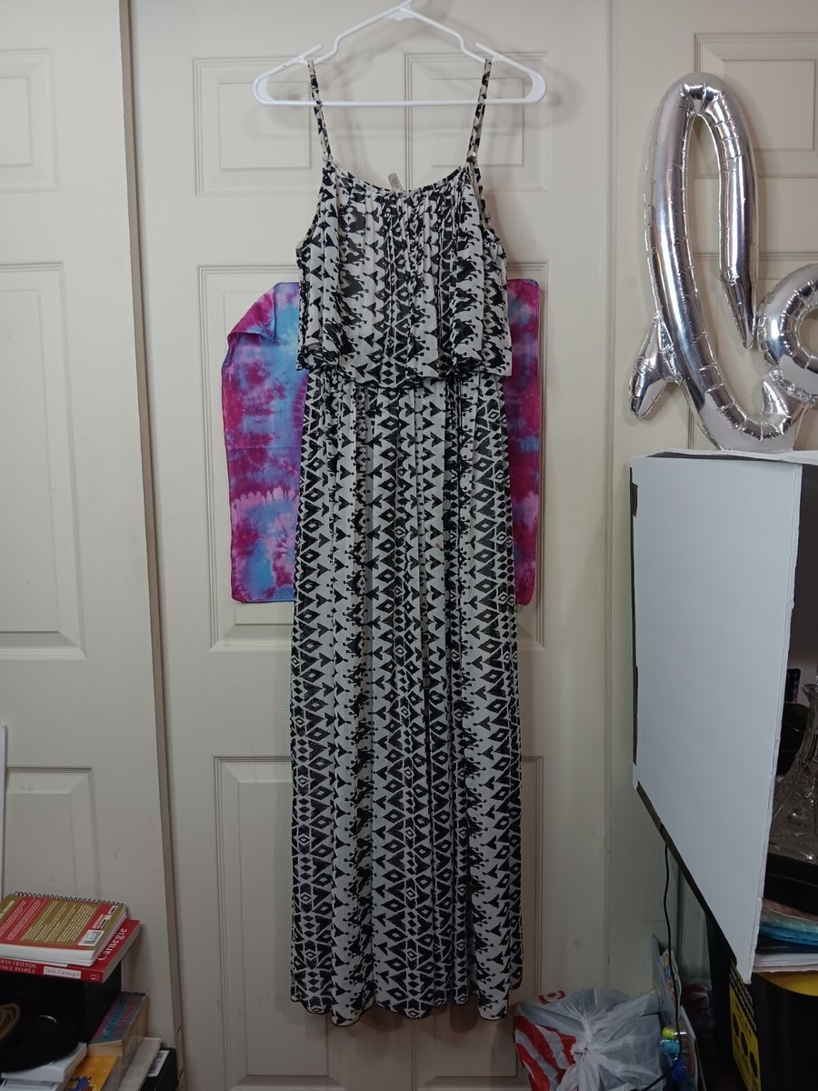 black and white geometric dress Black & White Embroidered Midi Dress - All Dresses