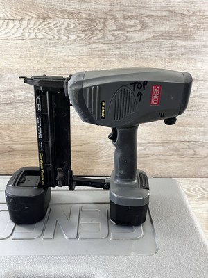 SENCO CORDLESS FINISH 25 Nailer Two Battery - Charger - Carry Case 18 Gauge Brad