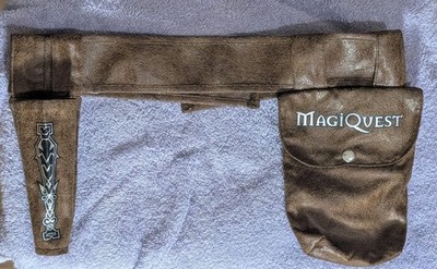 MagiQuest Brand Magic Belt Holster Set Great Wolf Lodge Size 9-13 Years, EUC