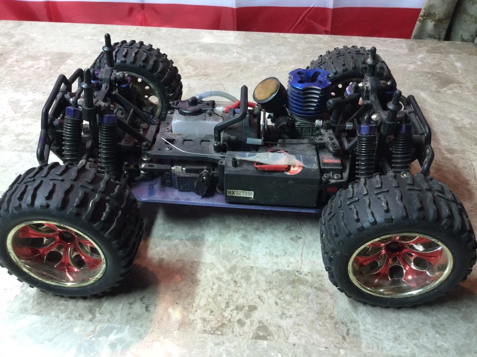 HSP RC COCHE GAS NITRO 1/10 4x4 Monster Truck repuestos o reparación Foto 3 de 4