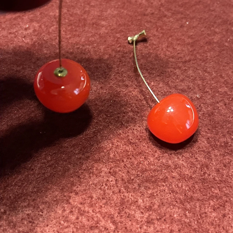 Brincos de gota de cereja - Imagem 2 de 3