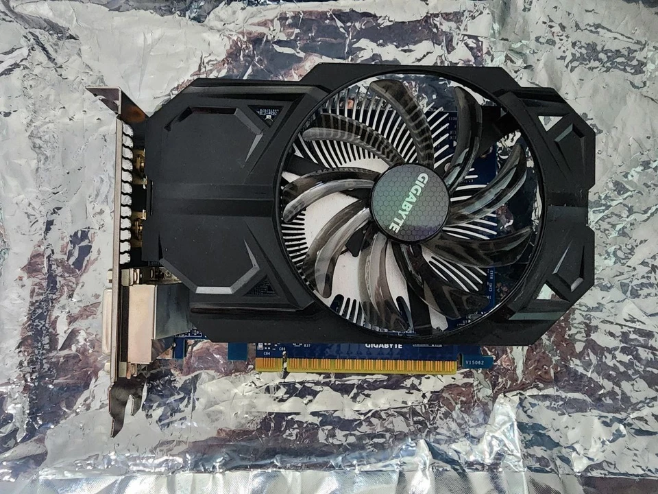 Gigabyte GTX750 GDDR5-2GB 2xDVI-I/DVI-D/2xHDMI OC GV-N750OC-2GI GPU LPV073 - Image 2 of 4