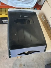 Kimberly Clark Professional Universal Folded Paper Towel Dispenser (09903), Wall