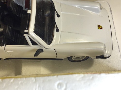 POLISTIL 1:25 02215 WHITE PORSCHE 911 CABRIOLET - Picture 23 of 23