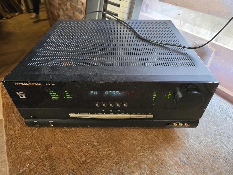 Harman/Kardon Dolby Digital Heimkino Receiver AVR 1500 - Bild 3 von 4