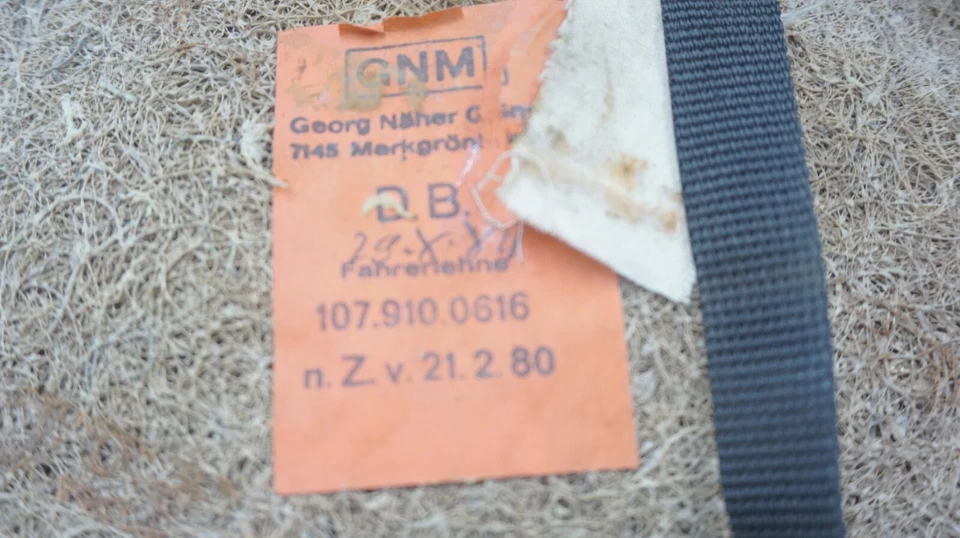 Mercedes-Benz R107 280SL 1985, cojín de asiento superior delantero izquierdo, 1079100616 Foto 3 de 4