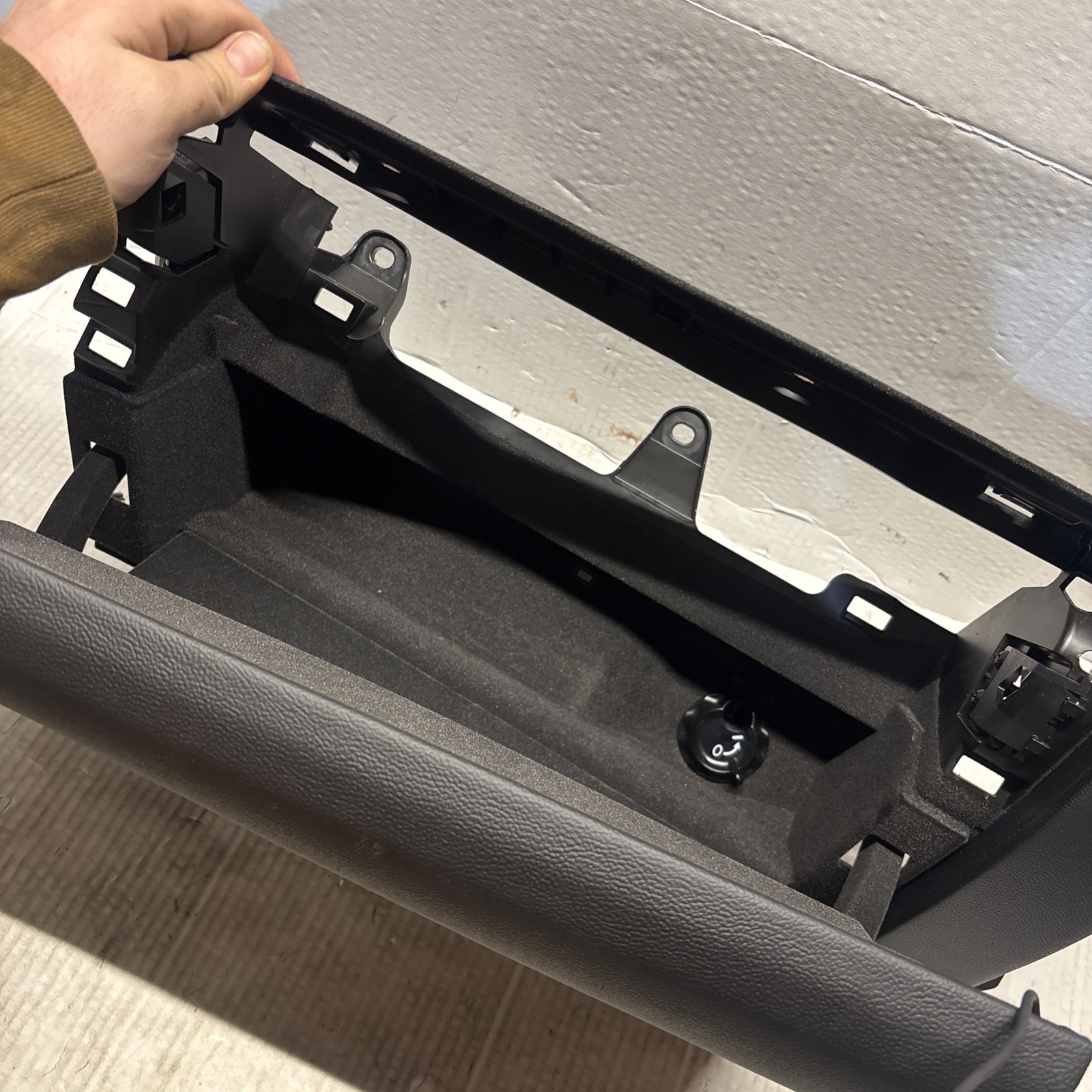 14-22 Maserati Ghibli M157 Dashboard Dash Glove Box Glovebox Black OEM 41k