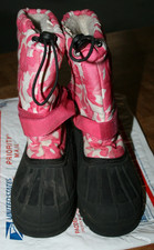 RedHead Girls Size 2 Snow Boots Pink and White Camo Boots