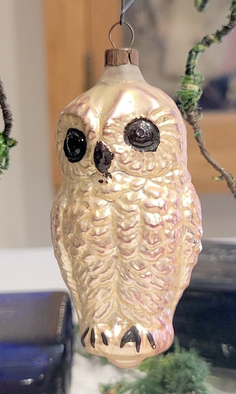 Smaller bright Owl, with wide-open Eyes.   Early 1900s German Glass Ornament