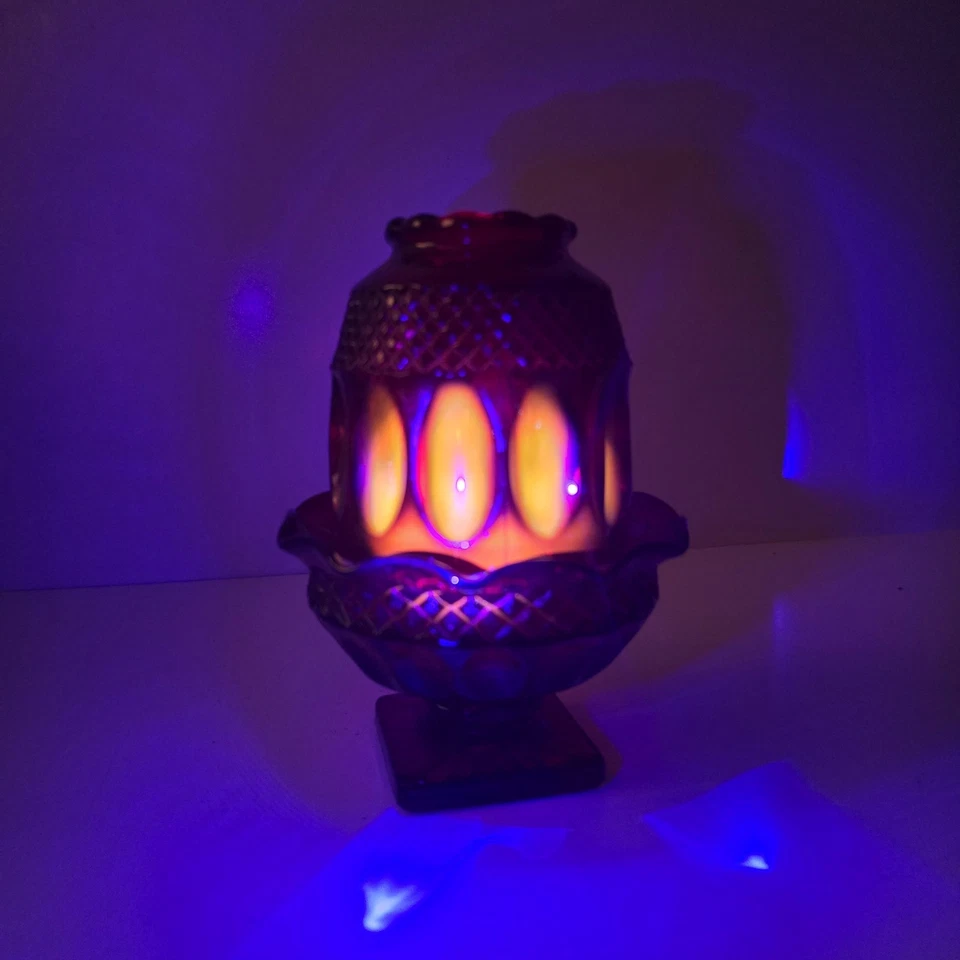 VTG Westmoreland Wakefield Ruby Red Cadmium Glass Fairy Lamp  GLOWS  RARE  - Image 4 of 4