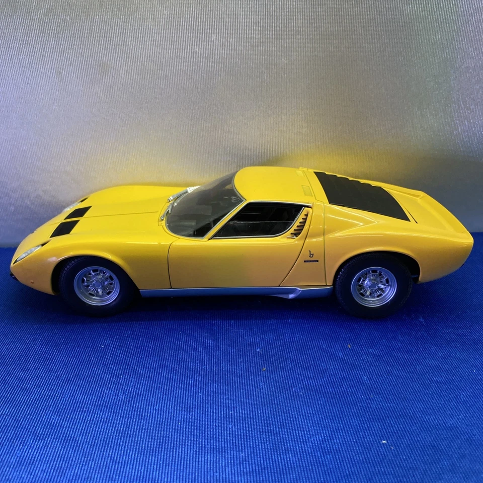 COCHE LOVELY HOT WHEELS 1:18 LAMBORGHINI MIURA P400 SV 1971 WELLY - Imagen 2 de 4