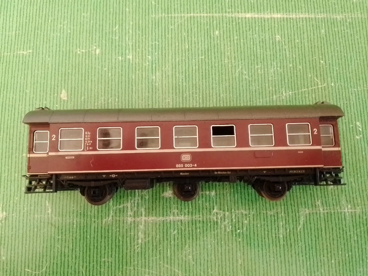 Roco H0, 02250 Vagón Pasajero 2ª Clase 885 003-4 DB Le Faltan Los 4 Topes